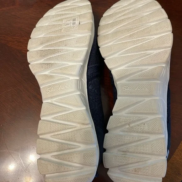 Sketchers - Picture 7 of 7